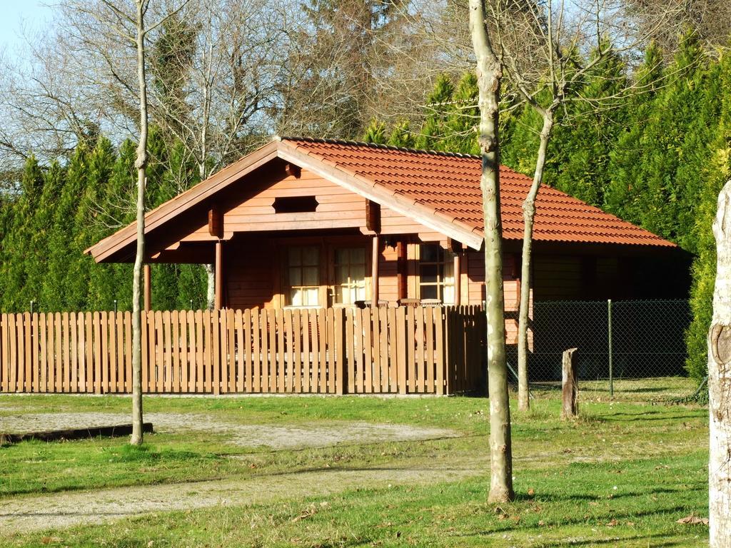 Bungalow Camping Los Manzanos Santa Cruz de Oleiros Chambre photo